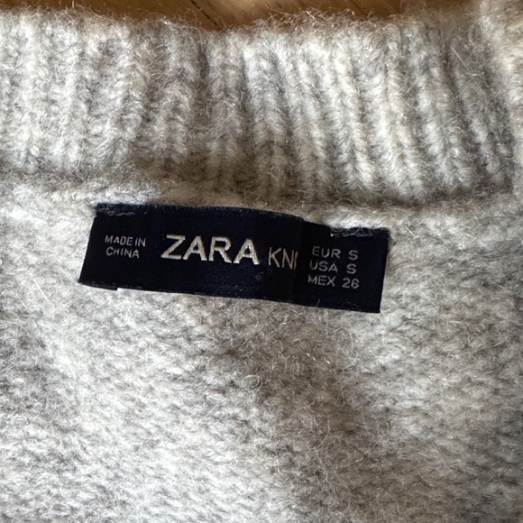 Zara Knits PomPom Sweater size small - Picture 5 of 10